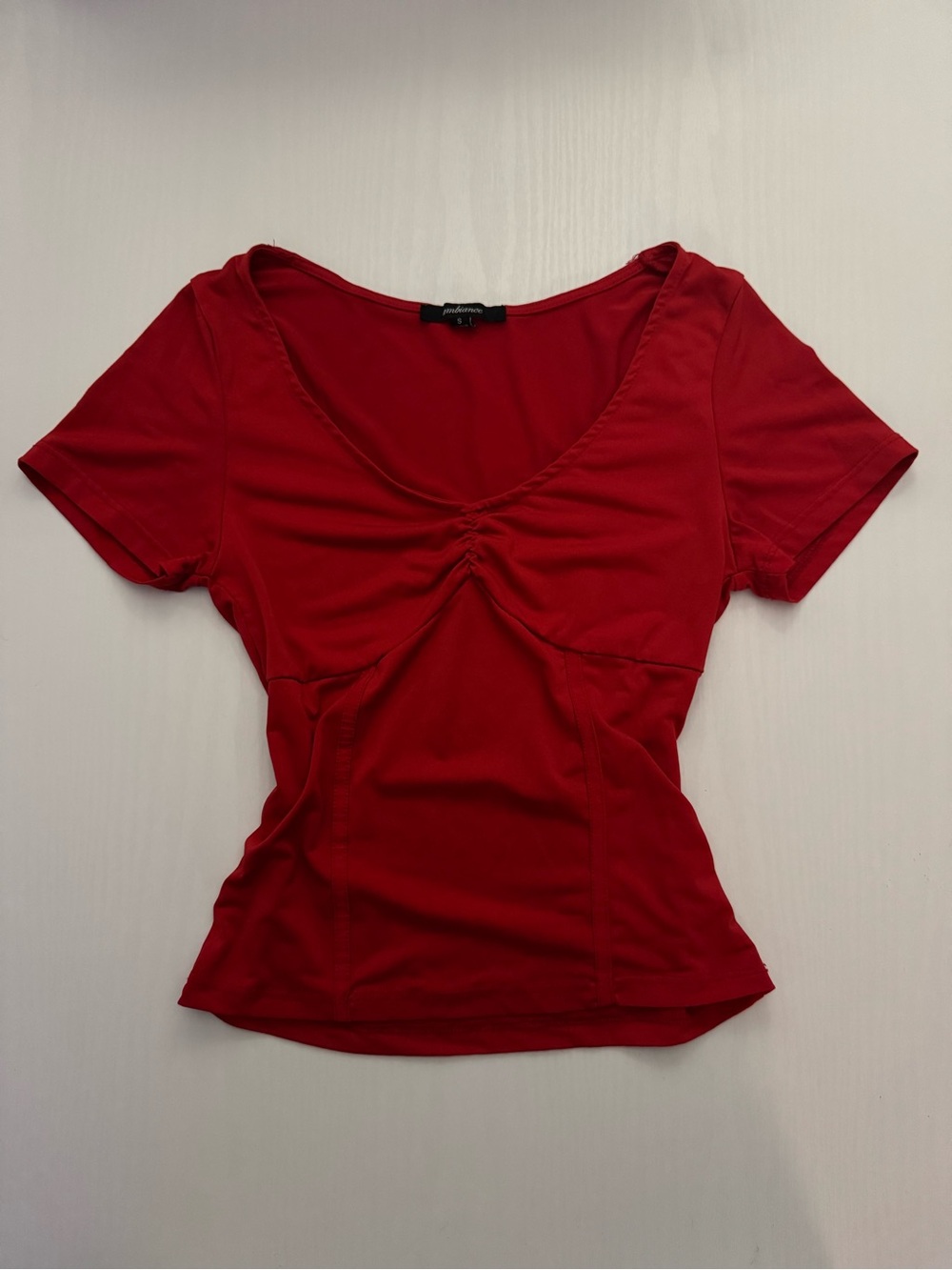 3/$20🛒 Women’s Red V-Neck Ruched Short Sleeve Top